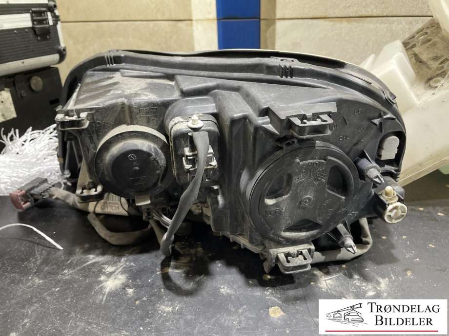 Frontlykt høyre xenon til Volvo XC90 2007-2014 (Type I, Fase 2)  (VALEO|31446873|31290893|)
