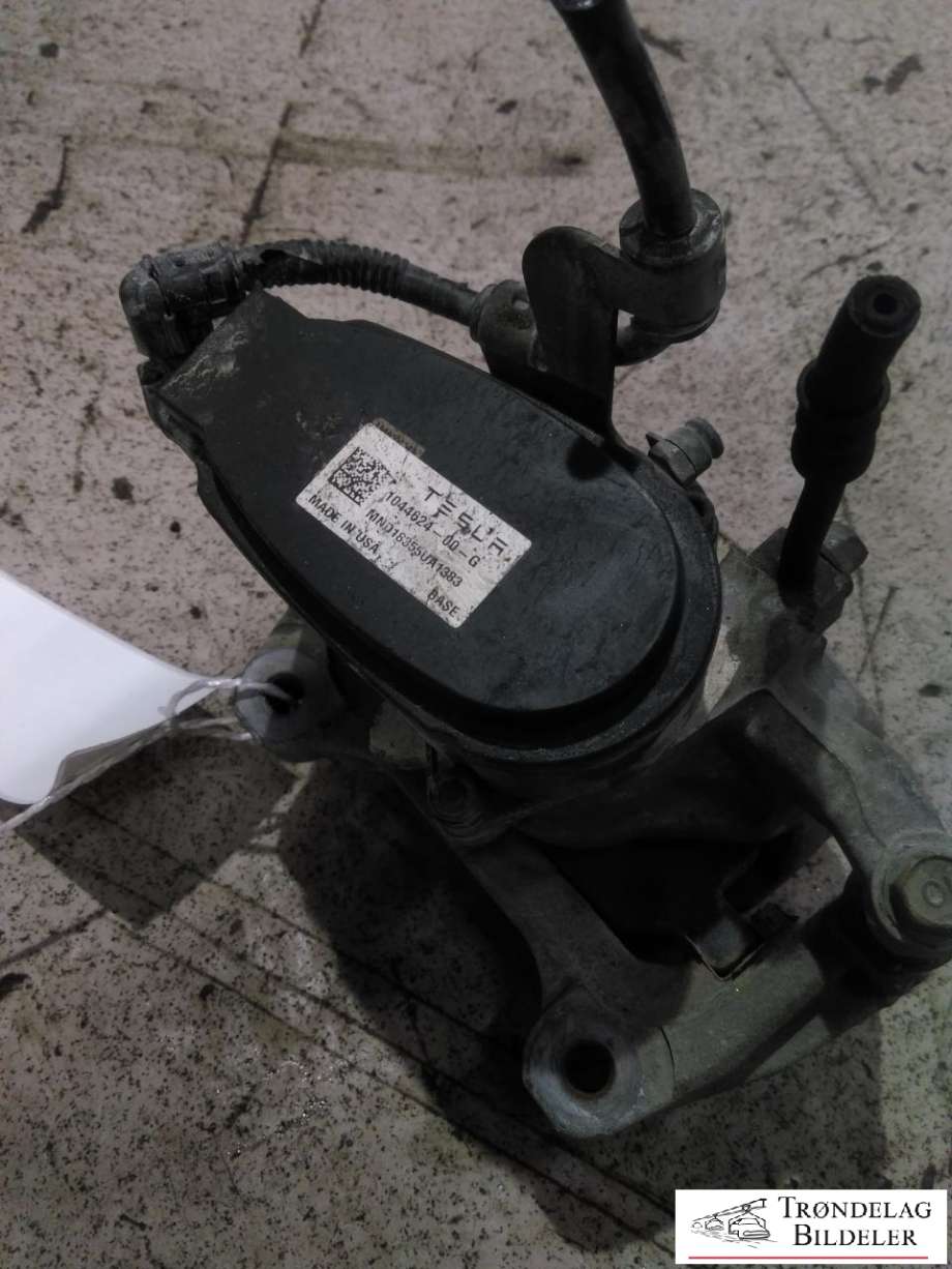 Bremsecaliper høyre bak, elektrisk til Tesla Model 3 2018-2023 (Fase 1)  (8008214-00-B|8008214-00-A|)