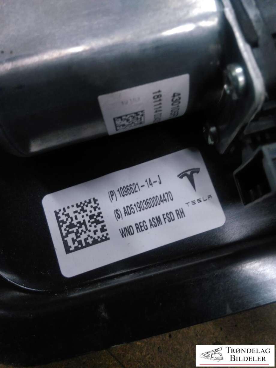 Ruteheis høyre foran til Tesla Model 3 2018-2023 (Fase 1)  