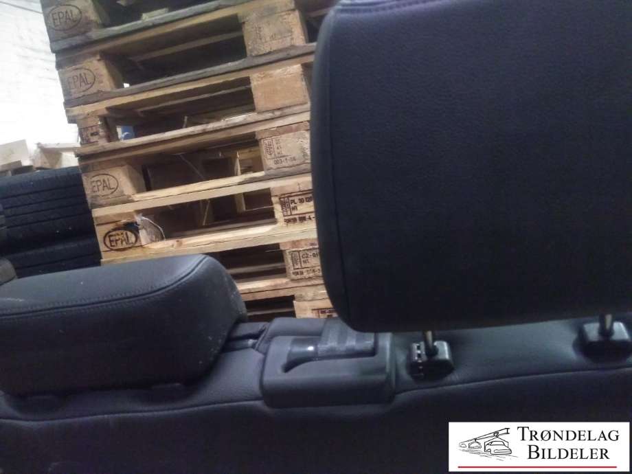 Sete bak til Mitsubishi Pajero 2016-2019 (Type IV, Fase 2)  (6902C266XC|)