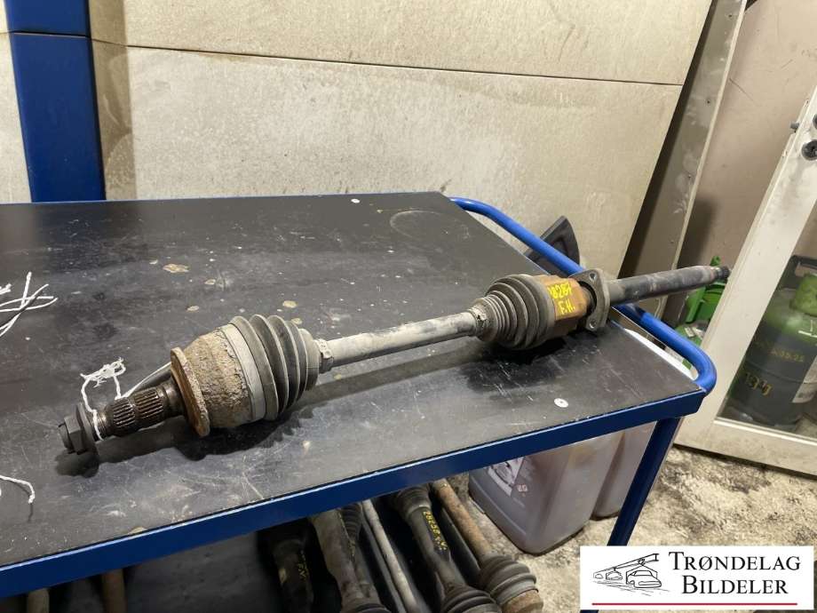 Drivaksel høyre foran til Opel Astra J, 2010-2015 (13335156|13348359|95520511)