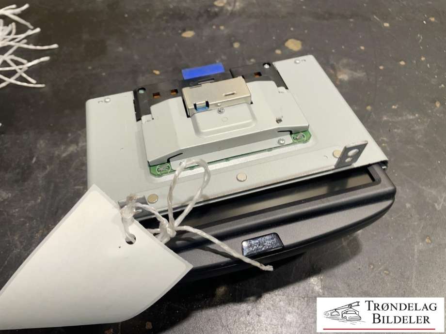 Bilstereo navigasjon skjerm til Volvo XC90 2007-2014 (Type I, Fase 2)  (30775626-1|)