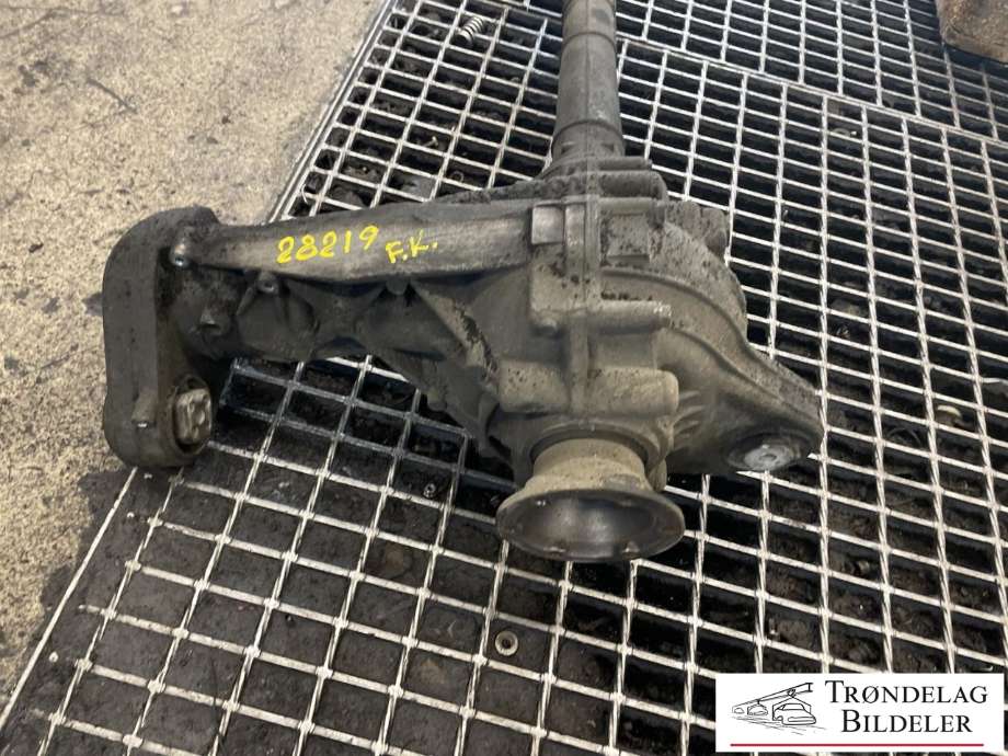 Kardang klokke foran til VW Touareg 2003-2007 (Type I, Fase 1)  (0AA 409 508 E|)