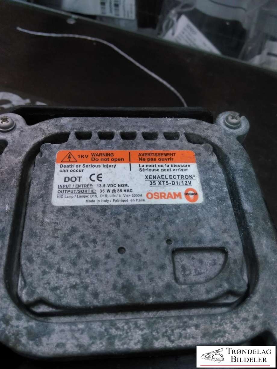 Frontlykt venstre xenon til Dodge Challenger 2008-2023  (5028779AA|)