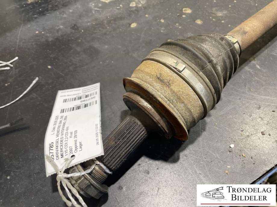 Drivaksel høyre bak, diesel/automat til Mercedes Vito/Viano 2004-2010 (Fase 1) (W639) (W639) (A6393501210|A6393501810|)