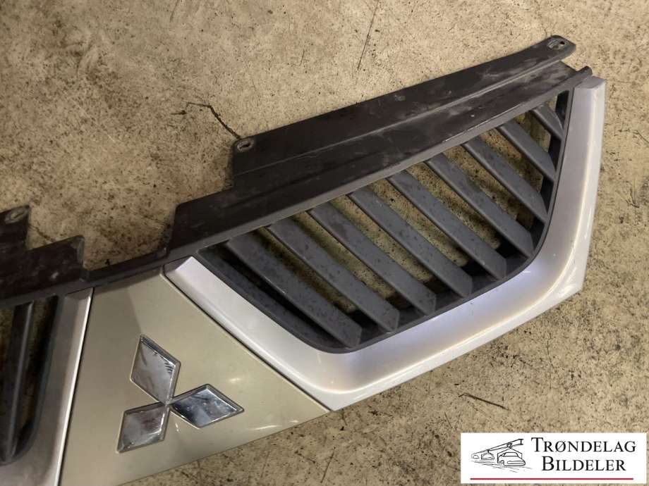 Grill til Mitsubishi Outlander 2007-2010 (Type II, Fase 1)