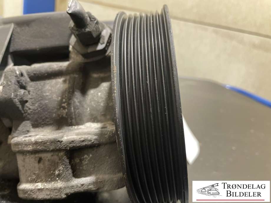 Servo pumpe mekanisk til Mercedes E-Klasse 2006-2009 (Fase 2) (W211) (W211) (A 003 466 42 01|A003 466 41 01|A003 466 42 01|A003 466 43 01|003 466 40 01|003 466 41 01|003 466 42 01|003 466 43 01|409 136)