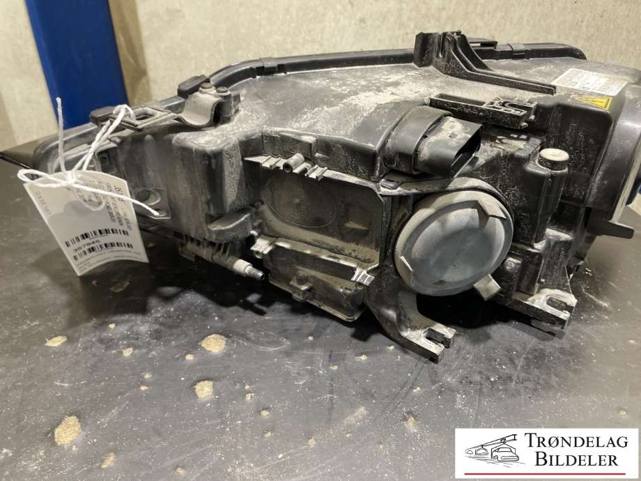 Frontlykt høyre xenon til Audi A4, Allroad 2009-2016 (Type I) (B8) (B8) (8K0 941 044 C|8K0 941 044 F|8K0 941 006 C)