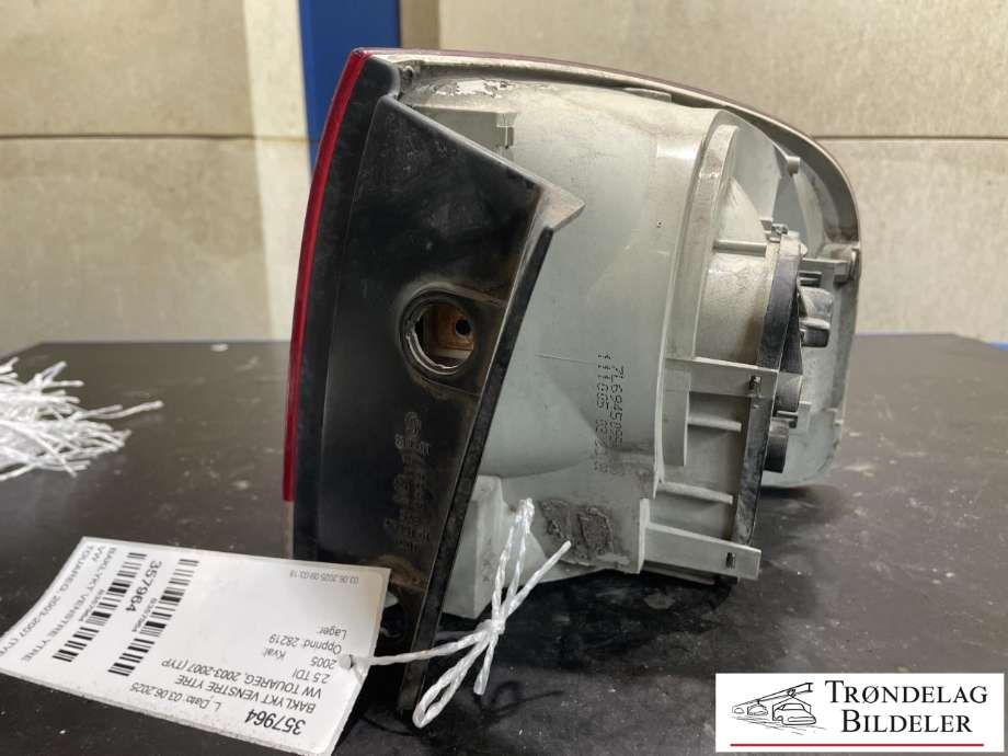 Baklykt venstre ytre til VW Touareg 2003-2007 (Type I, Fase 1)  (7L6945095K|7L6945095P|)