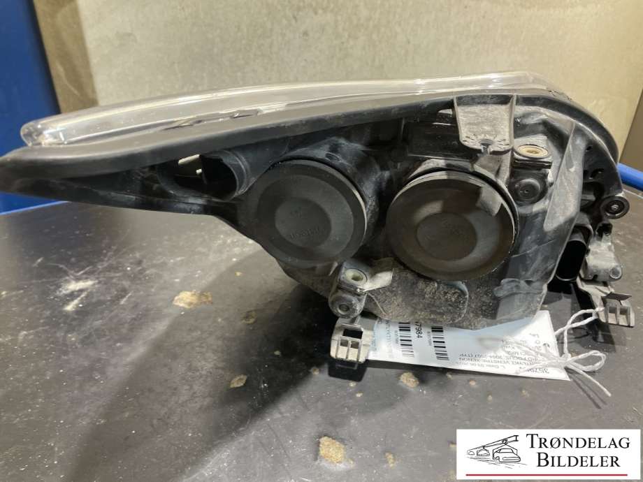 Frontlykt venstre xenon til Ford Focus 2004-2007 (Type II, Fase 1) (8M51-13006-AD|1747647|)