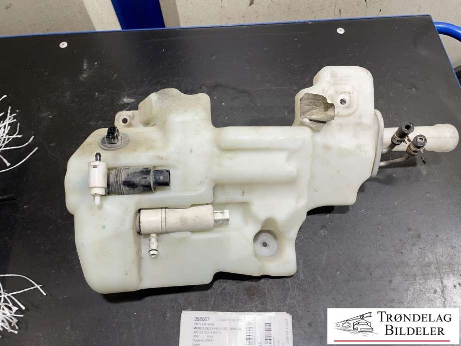 Spylertank til Mercedes R-Klasse 2006-2013 (W251) (W251) (A 251 869 10 20|)