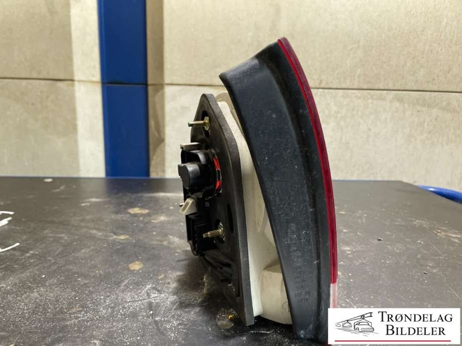 Baklykt venstre indre til VW Touareg 2003-2007 (Type I, Fase 1)  (7L6945093H|7L6945093R|)