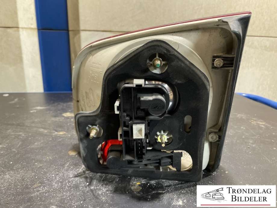 Baklykt venstre indre til VW Touareg 2003-2007 (Type I, Fase 1)  (7L6945093H|7L6945093R|)