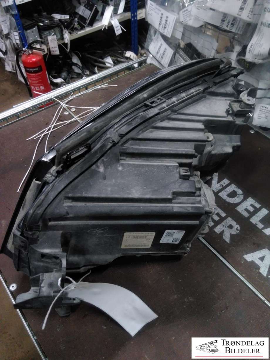 Frontlykt høyre full-LED til Mercedes GLE 2015-2018 (Fase 2) (W166) (W166) (A1669061603|)