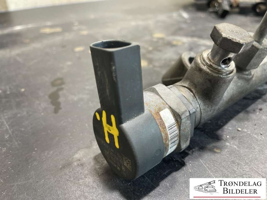 Dyseskinne (fuelrail) til Audi A7 2010-2014 (Type I, Fase 1)  (059 130 090 BS|059 130 090 CN|057 130 764 AD|057 130 764 AE|)