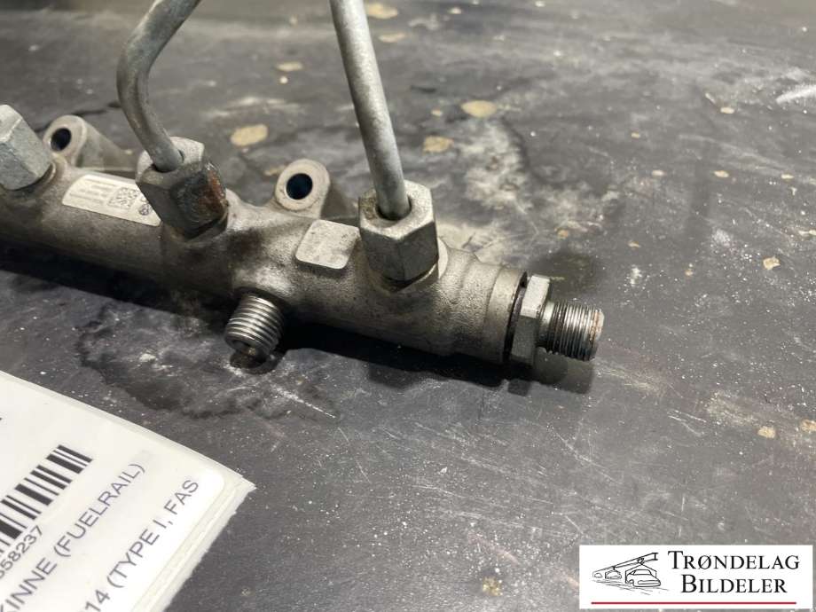 Dyseskinne (fuelrail) til Audi A7 2010-2014 (Type I, Fase 1)  (059 130 090 BS|059 130 090 CN|057 130 764 AD|057 130 764 AE|)