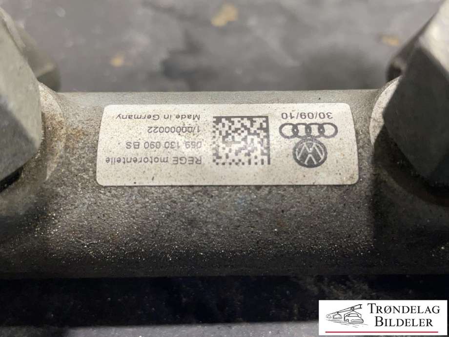 Dyseskinne (fuelrail) til Audi A7 2010-2014 (Type I, Fase 1)  (059 130 090 BS|059 130 090 CN|057 130 764 AD|057 130 764 AE|)