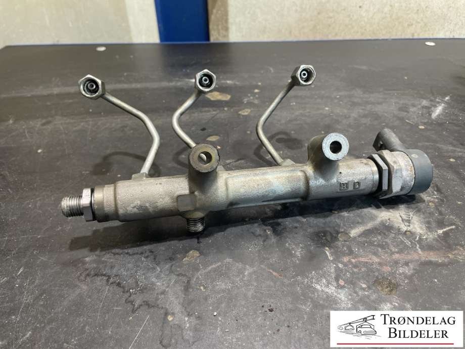Dyseskinne (fuelrail) til Audi A7 2010-2014 (Type I, Fase 1)  (059 130 090 BS|059 130 090 CN|057 130 764 AD|057 130 764 AE|)
