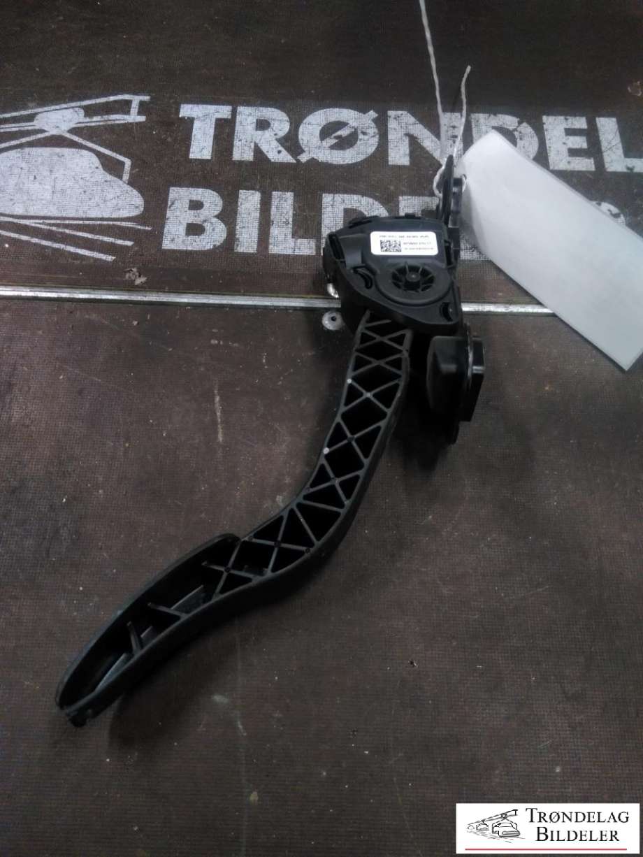 Pedal gass til Tesla Model X, 2016-->>  (BE5C 9F836-AA)