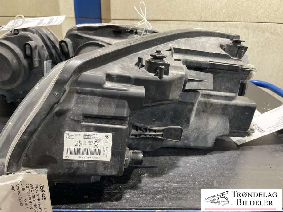 Frontlykt høyre halogen til VW Caddy 2010-2015 (Type III, Fase 2)  (2K5 941 006 B|2K5 941 006 C|)