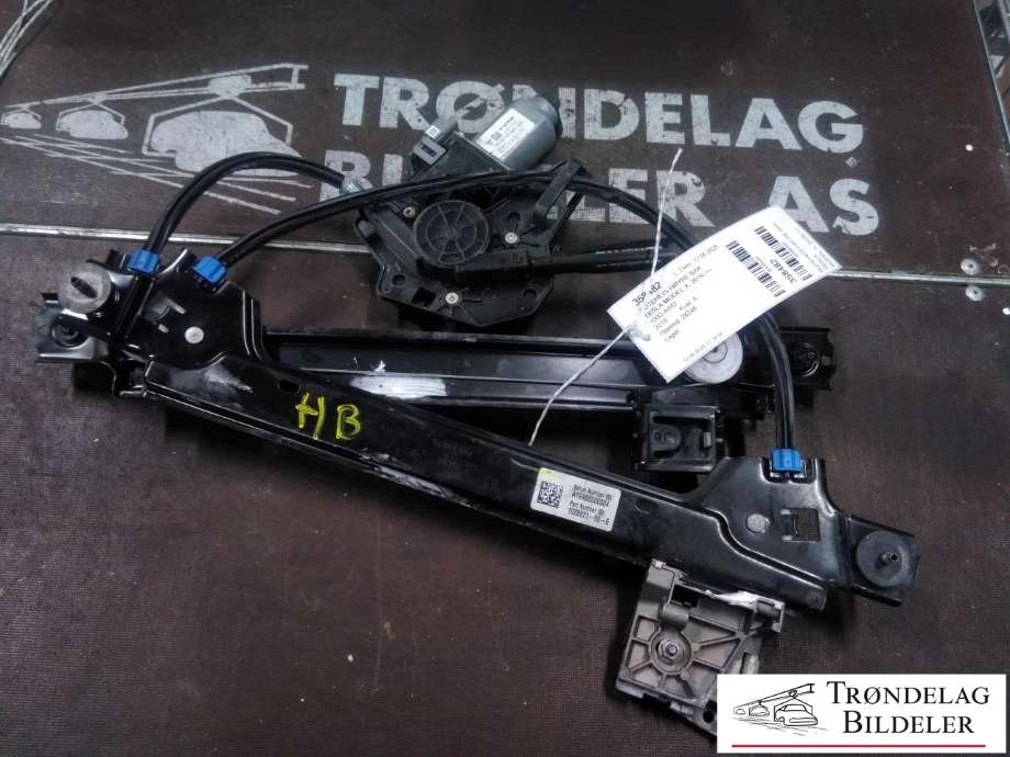 Ruteheis høyre bak til Tesla Model X, 2016-->>  (1028821-99-E)