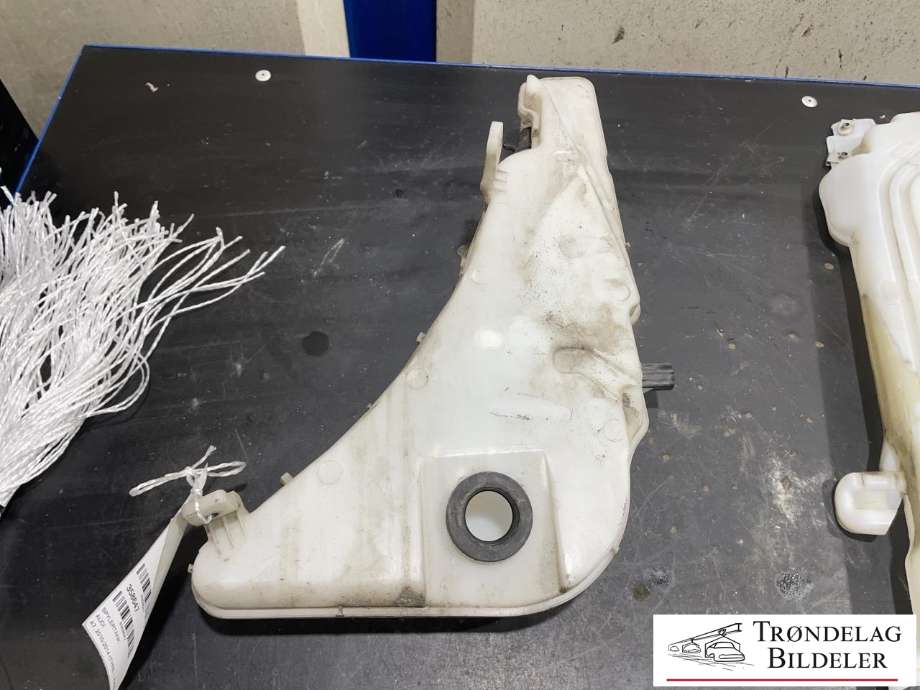 Spylertank til Audi A7 2010-2014 (Type I, Fase 1) (4G8 955 453 D|4G8 955 453 F|1K5 955 651)