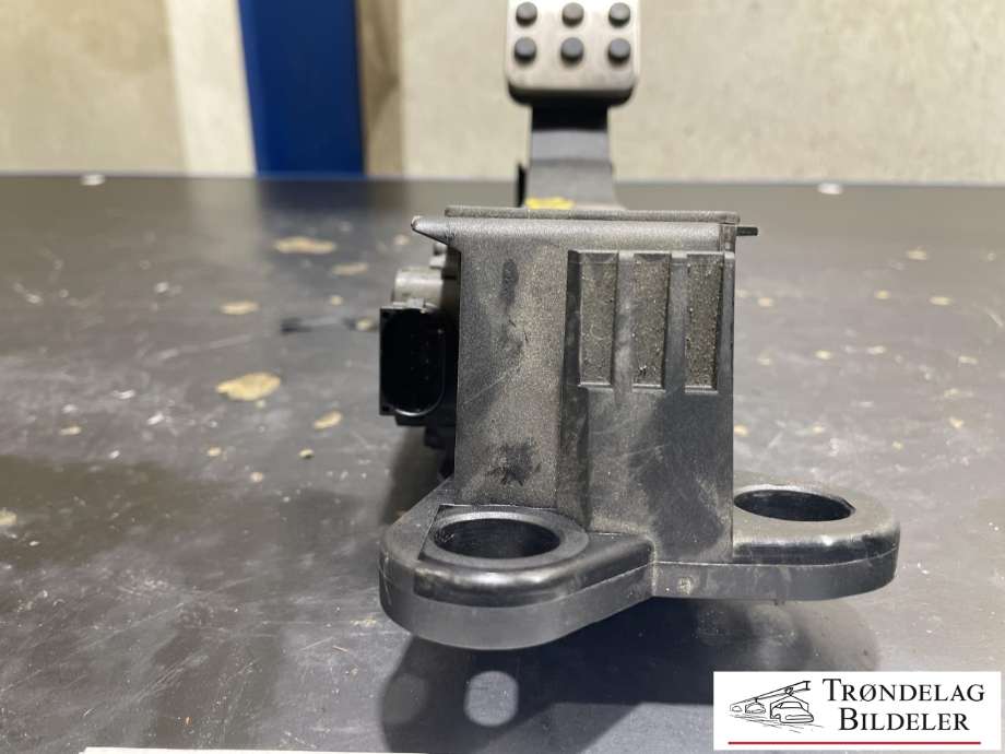 Pedal gass til Mercedes ML 2005-2011 (W164) (W164) (A 164 300 00 04|A 164 300 00 04 64|)