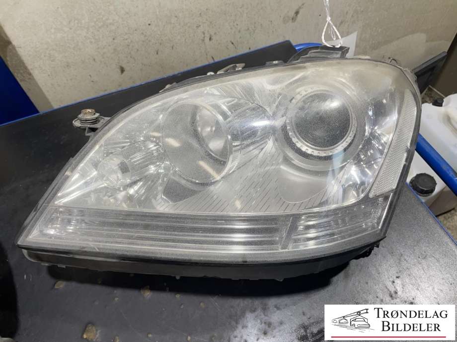 Frontlykt venstre xenon til Mercedes ML 2005-2011 (W164) (W164) (A 164 820 53 61|A 164 820 53 61 65|)