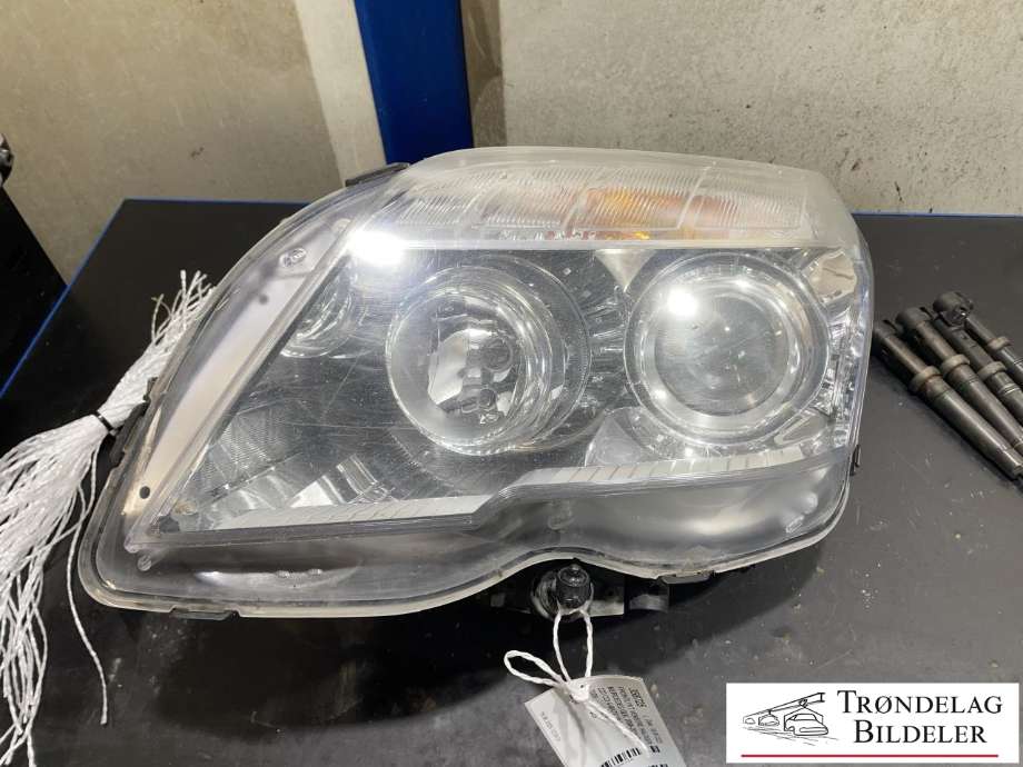 Frontlykt venstre halogen til Mercedes GLK 2008-2015 (X204) (X204) (A2048204761|A2048206859|)