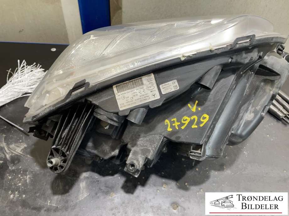 Frontlykt venstre halogen til Mercedes GLK 2008-2015 (X204) (X204) (A2048204761|A2048206859|)