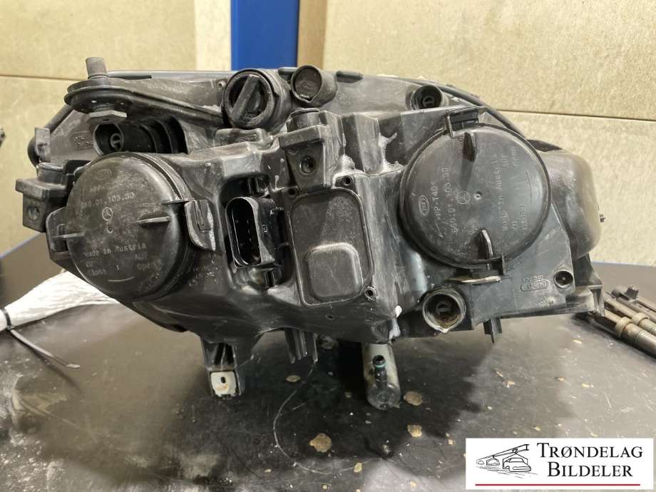 Frontlykt venstre halogen til Mercedes GLK 2008-2015 (X204) (X204) (A2048204761|A2048206859|)