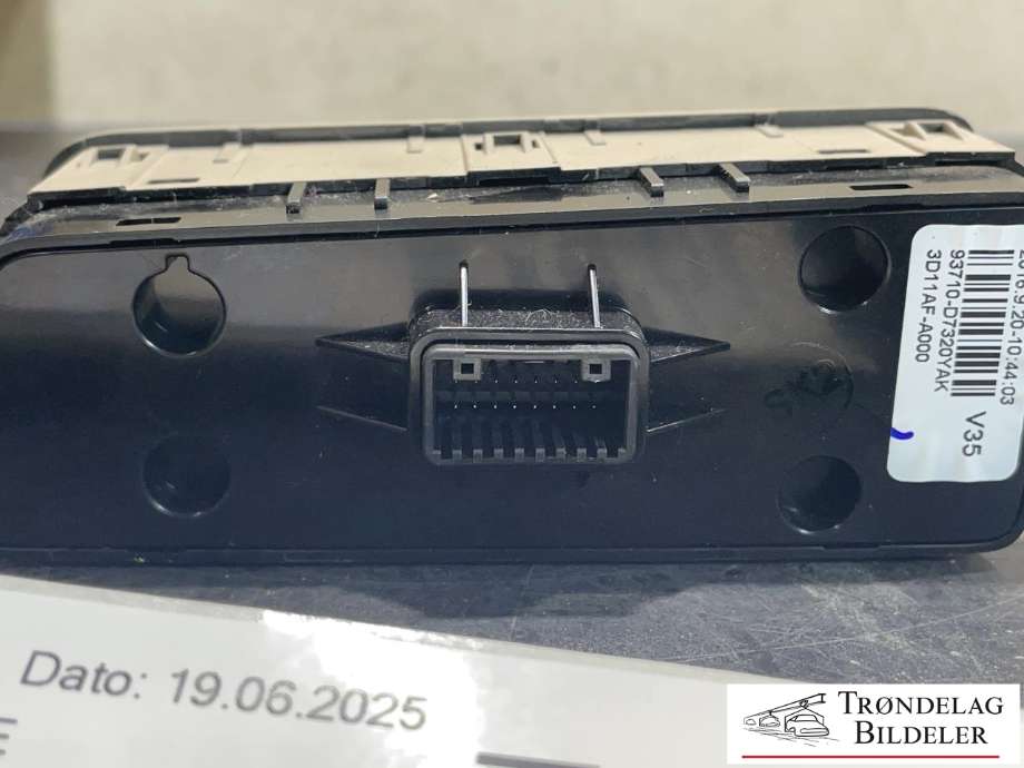 Bryter diverse til Hyundai Tucson 2015-2020  (93710-D7320YAK|)