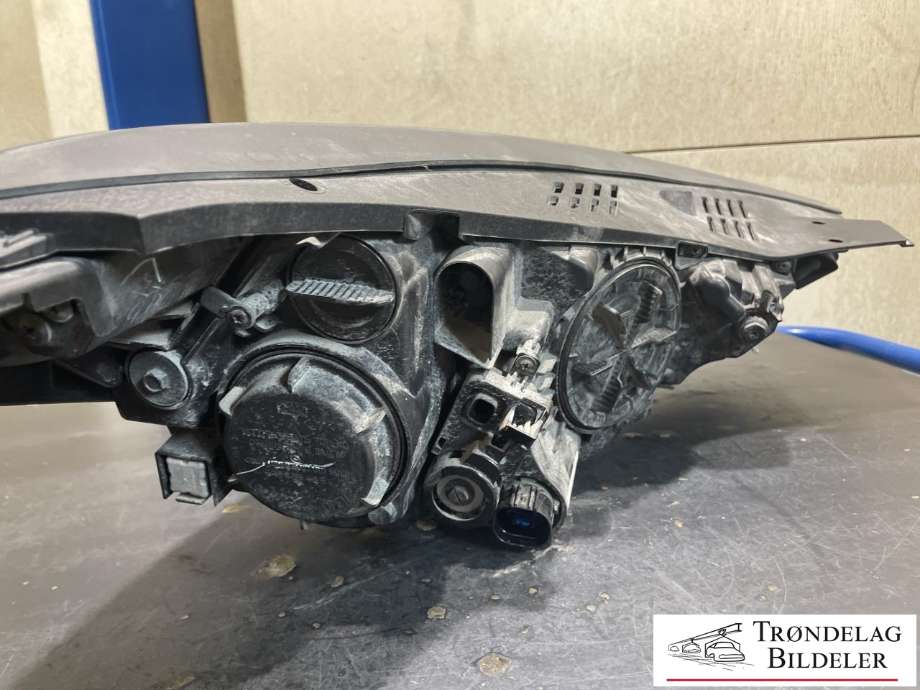 Frontlykt venstre full-LED til Hyundai Tucson 2015-2020  (92101D7200|)