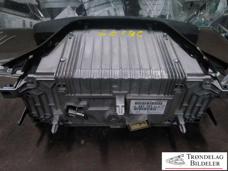 Instrumentpanel til Peugeot e-2008 2019-->>  (9847101|)