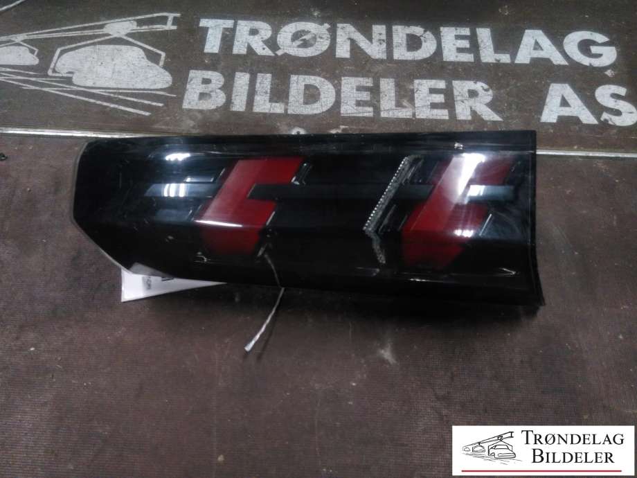Baklykt venstre indre til Peugeot e-2008, 2019-->>  (98 259 575 80)