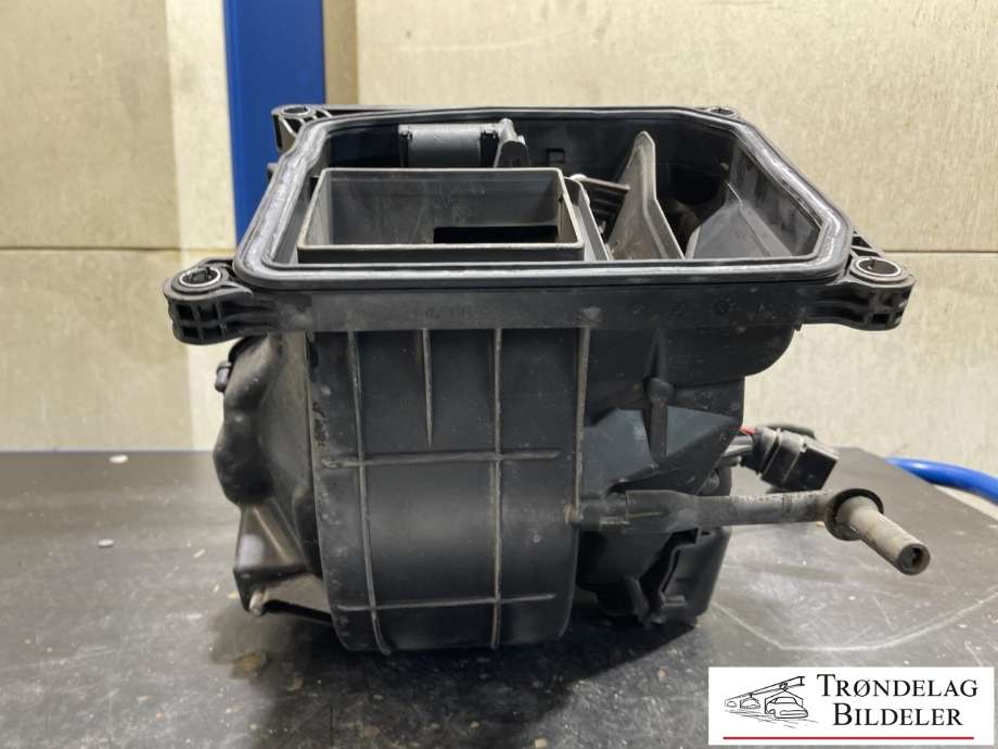 Luftfilterboks til Audi A6 2008-2011 (Type III, Fase 2) (C6) (C6) (4F0 820 155 F|)