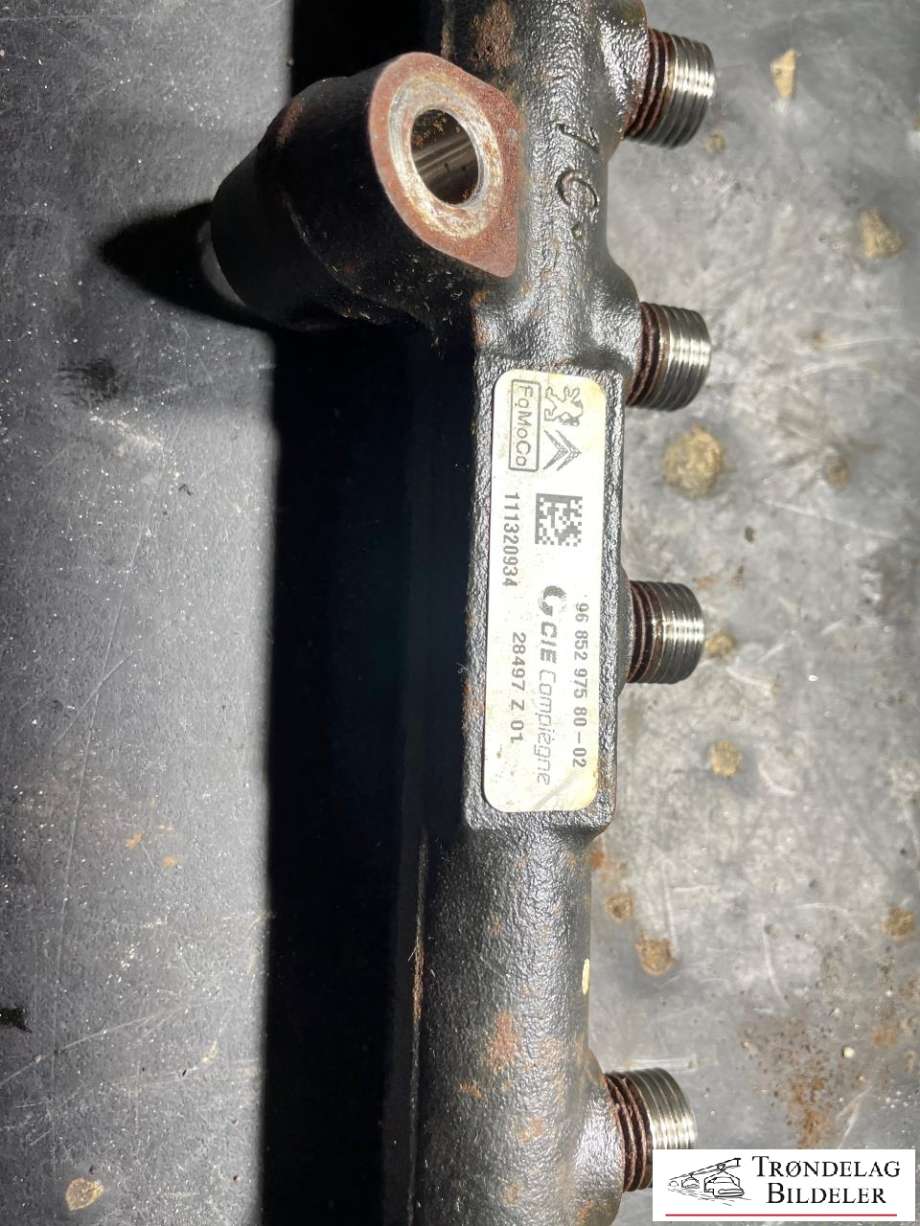 Dyseskinne (fuelrail) til Volvo S60 2010-2014 (Type II, Fase 1)  (9685297580|31422168|31422169)