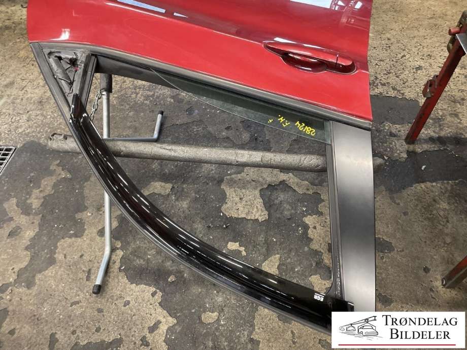 Dør høyre foran til BMW X3 2010-2017 (F25) (F25) (41 51 7 355 804|)