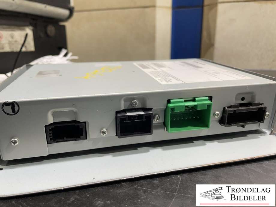 Bilstereo forsterker til Mercedes Vito 2014-->> (W447) (W447) (31409935 AA|)