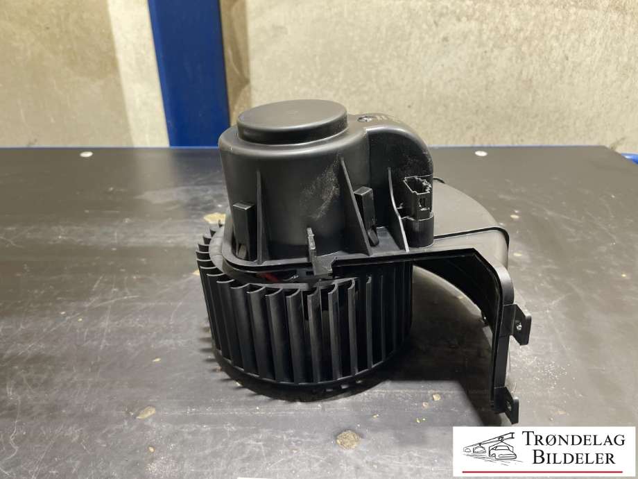 Varmeapparat motor til VW Transporter / Caravelle 2003-2009 (Fase 1) (T5) (T5) (7H0 819 021|7E0 819 021 A|955 572 061 00|955 572 061 01|7E0819021A|7H0819021A)
