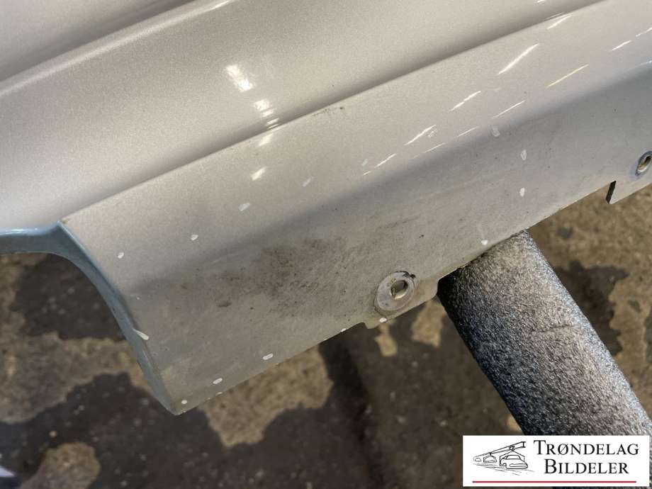 Støtfanger bak til BMW 3-Serie 2005-2011 (E90/E91/E92/E93) (E90/E91/E92/E93) (51 12 8 041 140|)