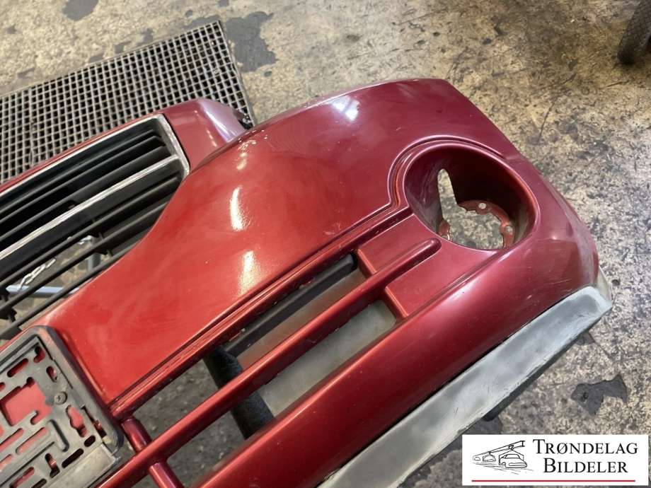 Støtfanger foran til Dodge Caliber 2006-2010  (5116131AA|)