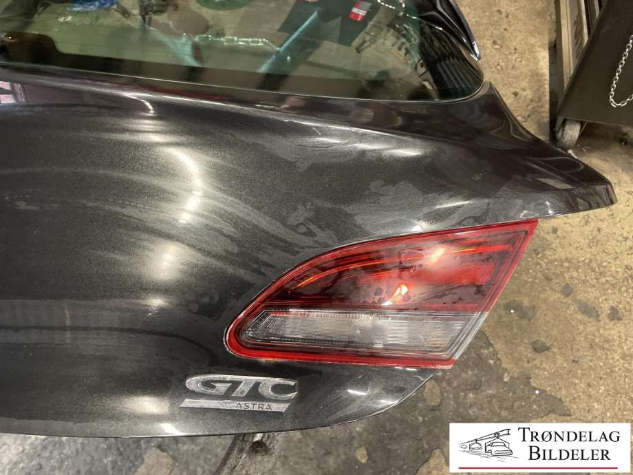 Bakluke til Opel Astra J 2010-2015  (13371615|)