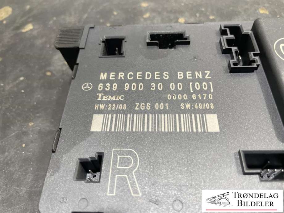 Styreenhet dør høyre foran til Mercedes Vito/Viano 2010-2014 (Fase 2) (W639) (W639) (639 900 30 00|)