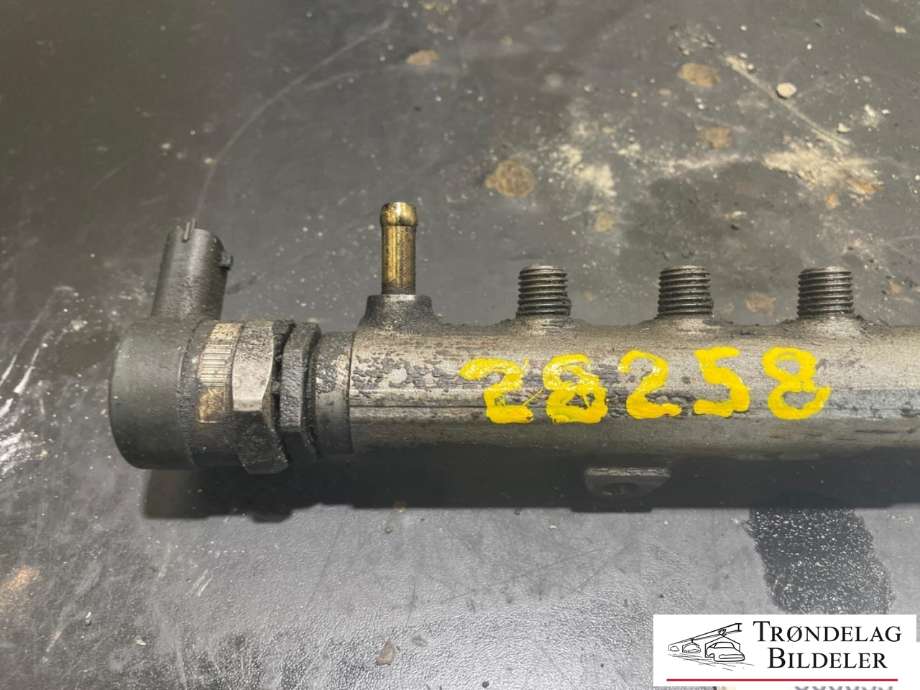 Dyseskinne (fuelrail) til Volvo XC70 2008-2013 (Type II, Fase 1)  (30777554|31259011|445215023)