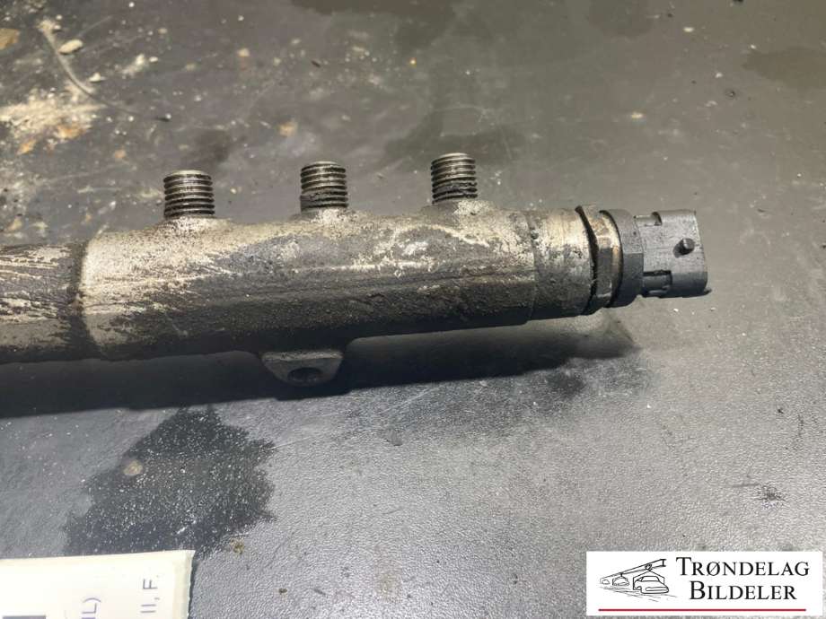 Dyseskinne (fuelrail) til Volvo XC70 2008-2013 (Type II, Fase 1)  (30777554|31259011|445215023)