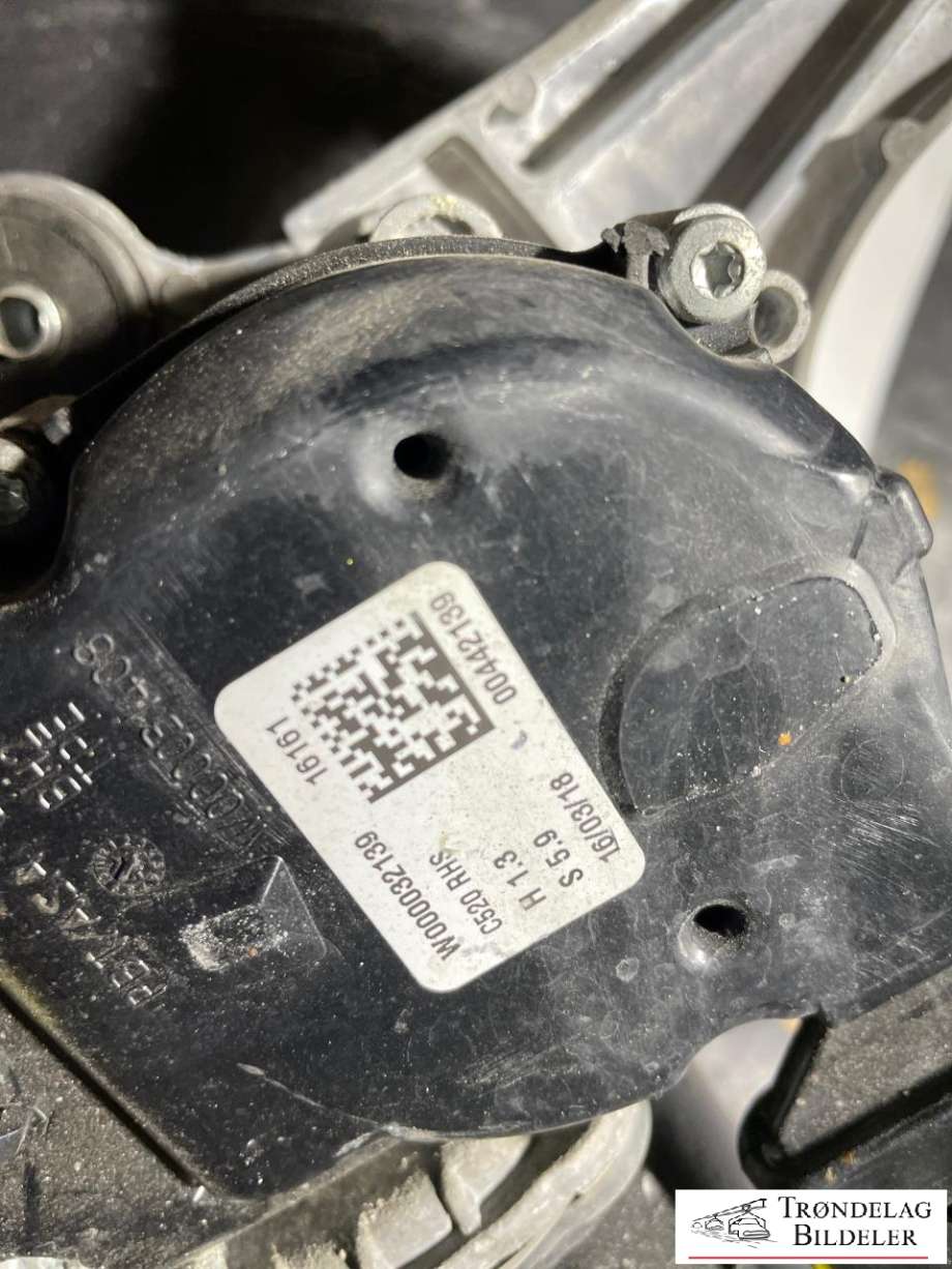 Viskermotor foran høyre til Ford Kuga 2013-2019  (W000041772|CV44-17504-AG|2081243|CV44-17504AE|)