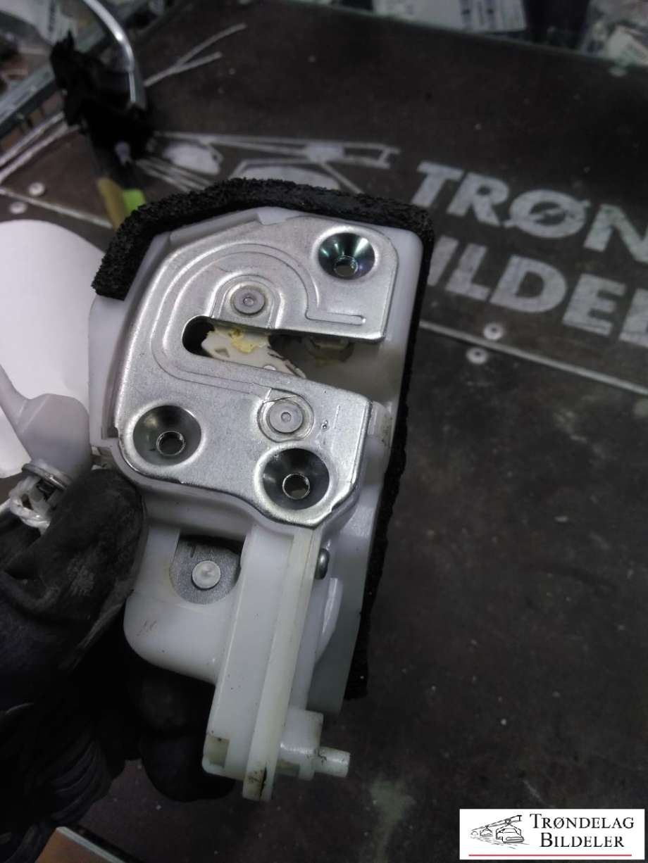 Låsekasse venstre bak til Mazda CX-5 2012-2017 (Type I)  (KD53-73-310|)