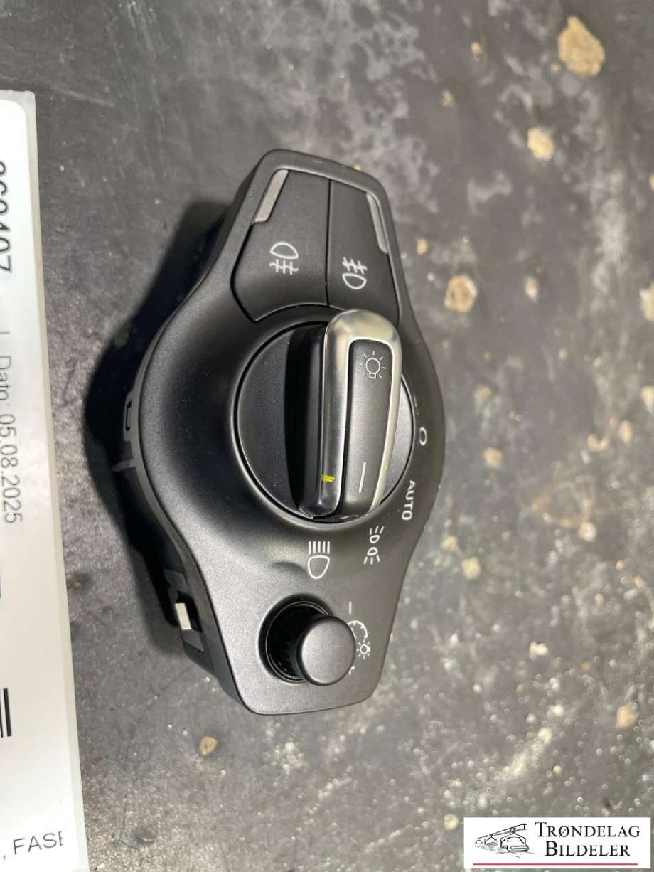 Bryter lys til Audi Q5, 2012-2017 (Type I, Fase 2)  (8K0941531AS)