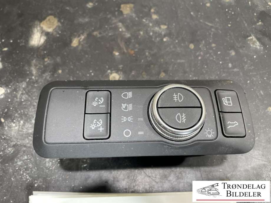 Bryter lys til Ford Kuga 2019-->> (Type III)  (LV4T-13D061-VDW|2660176|)